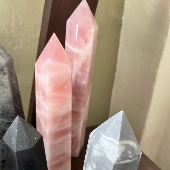 Large ✨Charged✨ Natural Rose Quartz healing tower - Picture 2 of 7